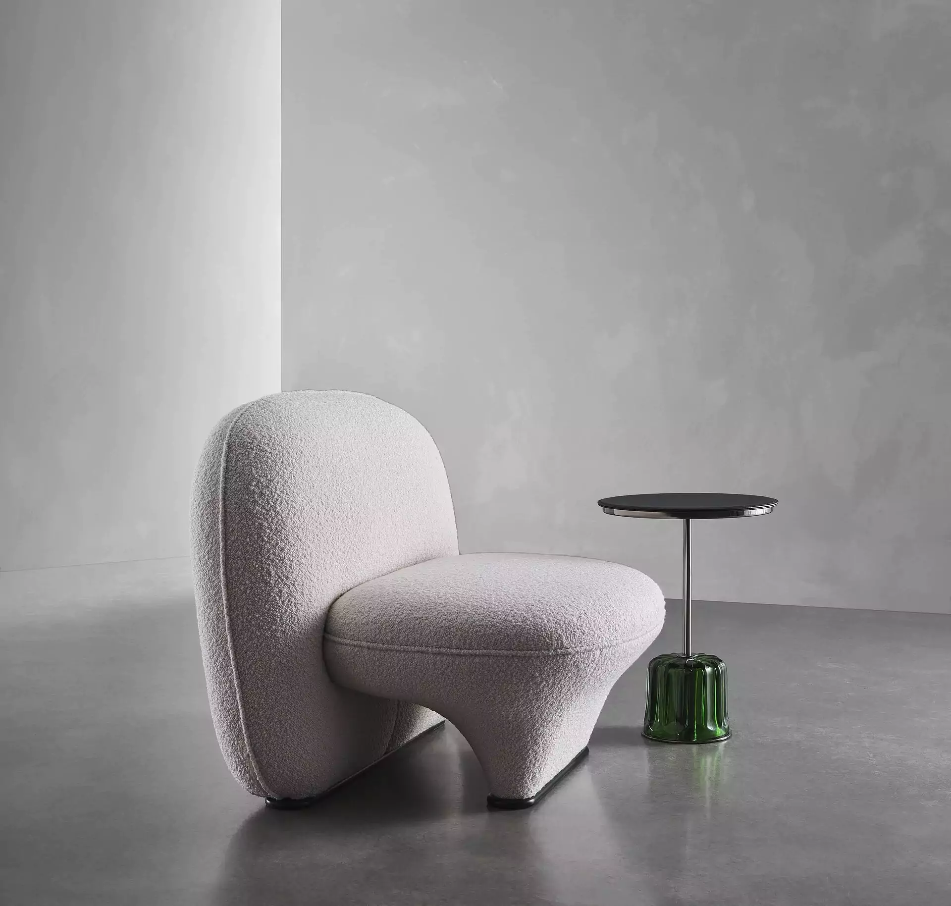 Figure Lounge Chair